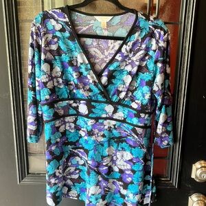 Three seasons maternity size large 3/4 sleeve